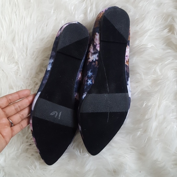 Report floral flats velvet faux size 7.5 - Picture 3 of 4